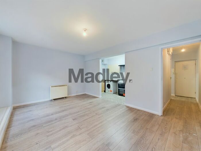 1 Bedroom Flat To Rent In Lower Road, London, SE16