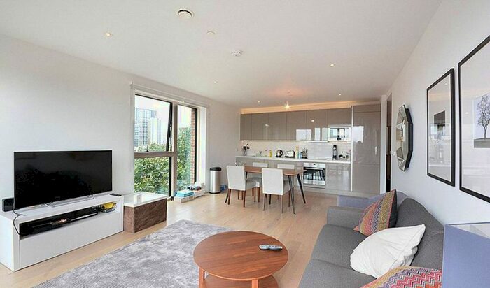 2 Bedroom Flat To Rent In Victory Place, Elephant And Castle, London, SE17