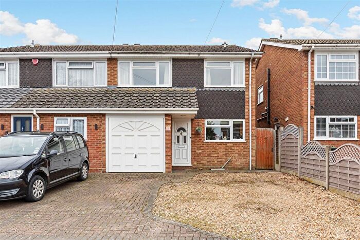 4 Bedroom Semi Detached House For Sale In Common Road, Stotfold, SG5