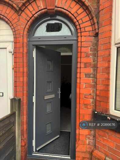 2 Bedroom Terraced House To Rent In Oldham Road, Oldham, M35