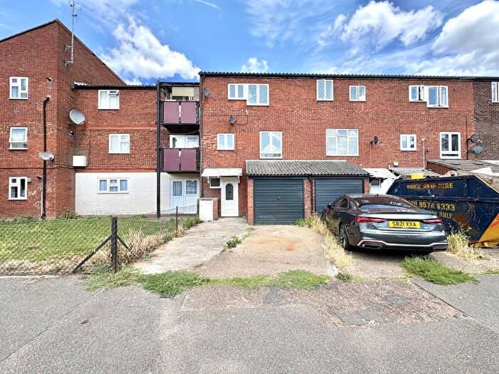 4 Bedroom Terraced House To Rent In Hobart Road, Hayes, UB4