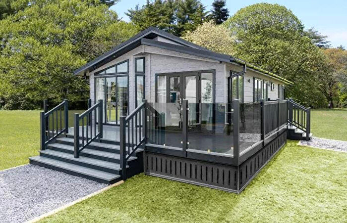 2 Bedroom Lodge For Sale In Rugby, Warwickshire, CV21