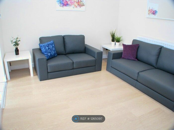 5 Bedroom Terraced House To Rent In Henwick Avenue, Worcester, WR2