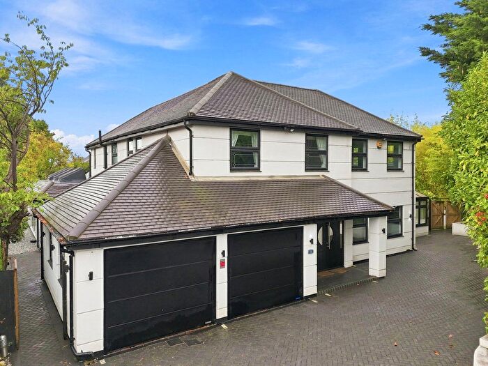 6 Bedroom Detached House For Sale In Stanmore Way, Essex, IG10
