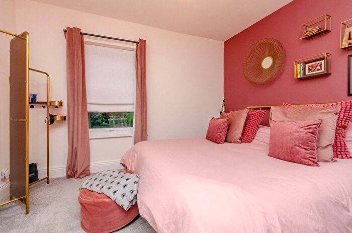 3 Bedroom End Of Terrace House For Sale In Daw End Lane, Walsall, West Midlands, WS4