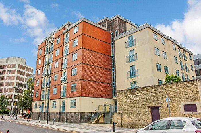 1 Bedroom Apartment To Rent In Wellington Street, Swindon, SN1