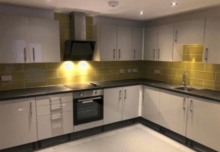 4 Bedroom Flat To Rent In Denby Street, Sheffield, S2