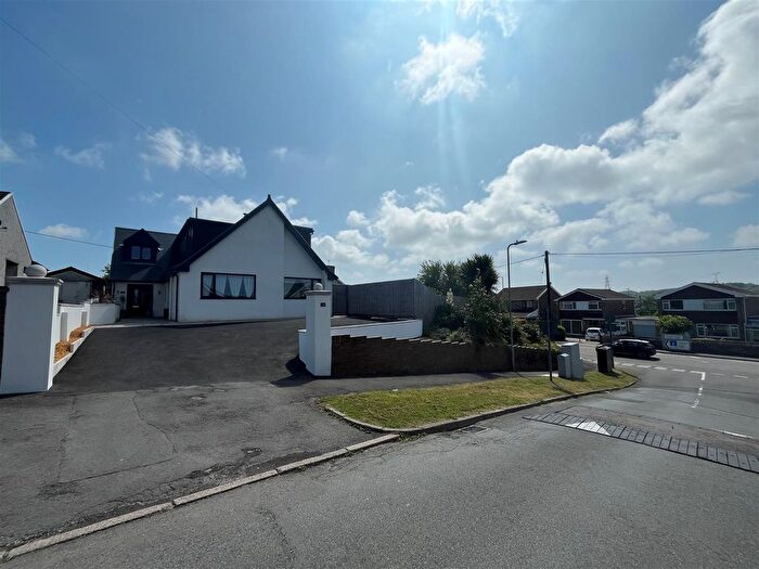 5 Bedroom Detached Bungalow For Sale In Pwll Evan Ddu, Coity, Bridgend, CF35