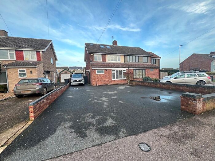 4 Bedroom Semi Detached House For Sale In Putnoe Street, Bedford, Bedfordshire, MK41