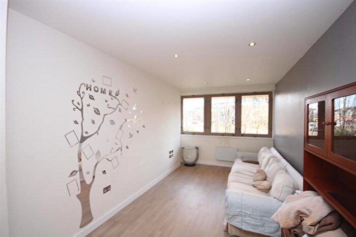 1 Bedroom Apartment To Rent In Cleeve Road, Leatherhead, KT22