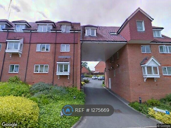 2 Bedroom Flat To Rent In Iver Court, Buckingham MK18