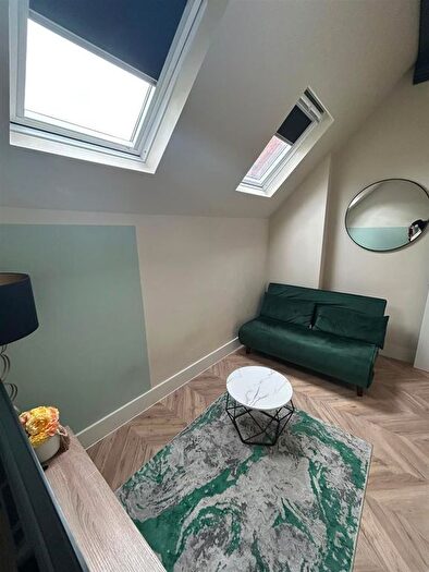 1 Bedroom Flat To Rent In The Headrow, Leeds, LS1