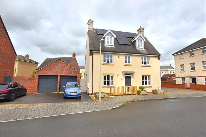 5 Bedroom Detached House For Sale In Regent Close, Brockworth, Gloucester, GL3