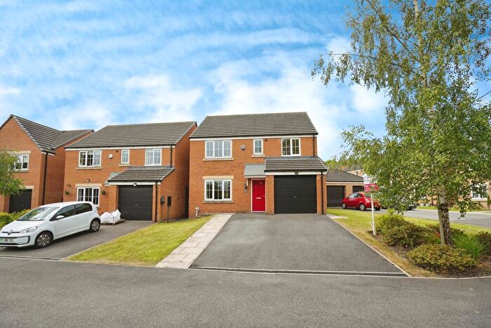 4 Bedroom Detached House For Sale In Aspen View, Whinmoor, Leeds, LS14