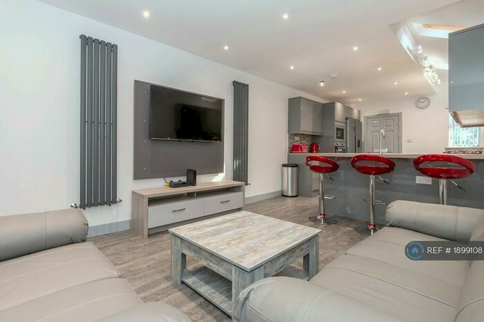 6 Bedroom Terraced House To Rent In Dawlish Road, Birmingham, B29