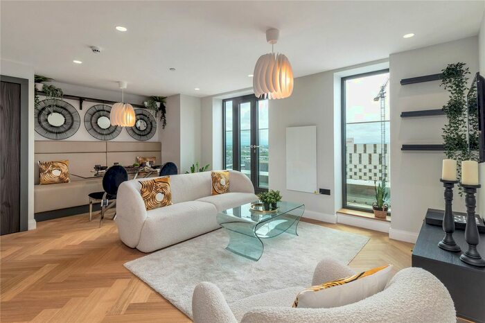 2 Bedroom Flat For Sale In Oxygen Tower, Store Street, Manchester, M1
