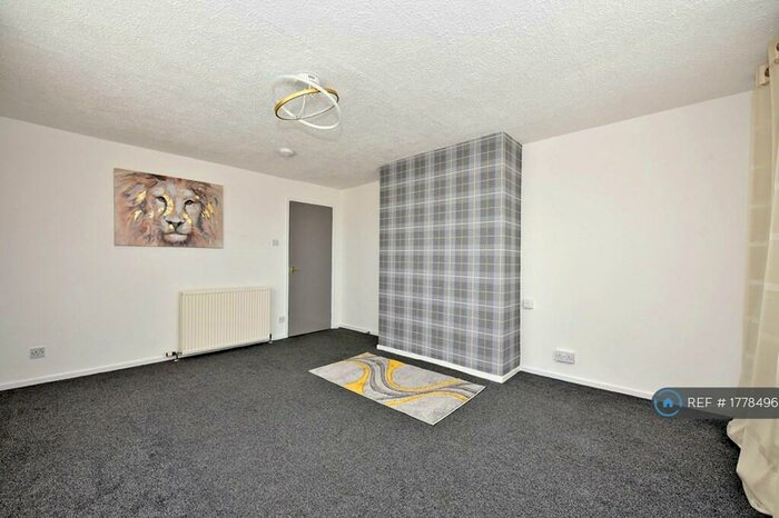 3 Bedroom Flat To Rent In Heathryfold Place, Aberdeen, AB16