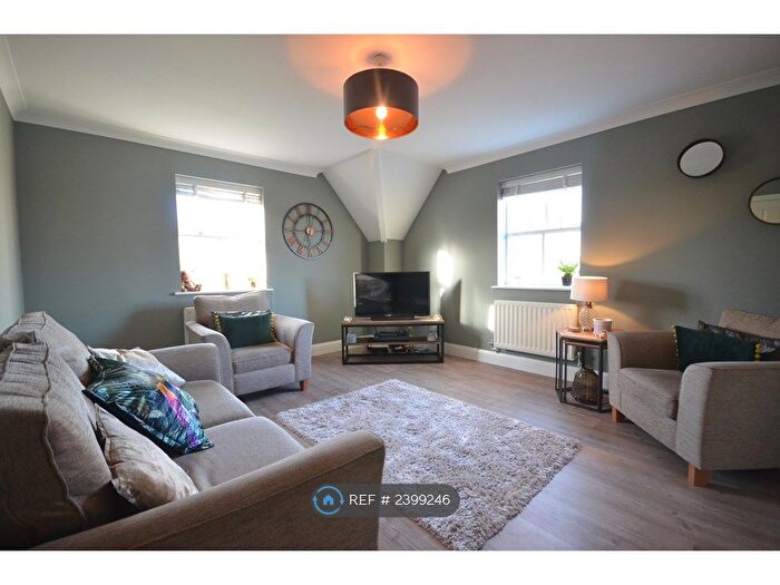2 Bedroom Flat To Rent In Olive Shapley Ave, Didsbury, Manchester, M20