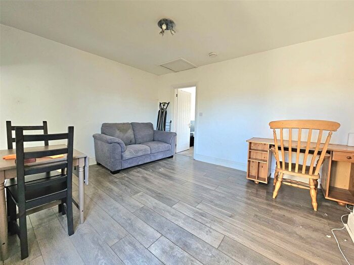 1 Bedroom Flat To Rent In Park Lane, Hornchurch, RM11