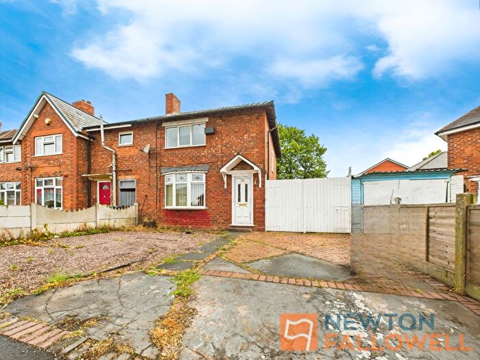 3 Bedroom Semi-Detached House To Rent In Penderel Street, Bloxwich, WS3