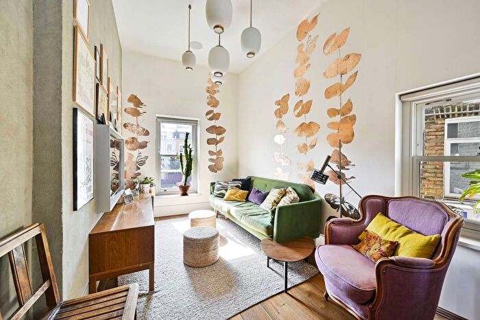 5 Bedroom Flat To Rent In Hogarth Road, Earls Court, London, SW5