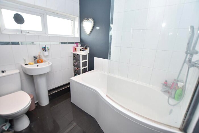 3 Bedroom End Of Terrace House For Sale In Cricket Field Green, Nailsea, BS48
