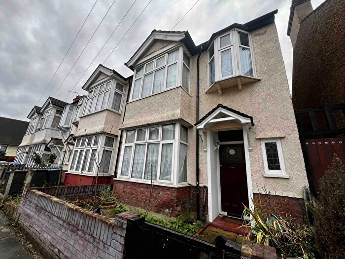 3 Bedroom End Terrace House To Rent In Constance Road, Croydon, CR0