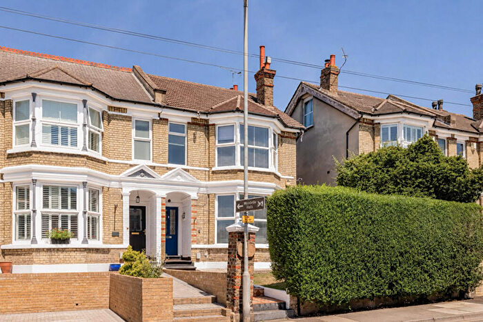 4 Bedroom Semi-Detached House For Sale In Old Road West, Gravesend, DA11