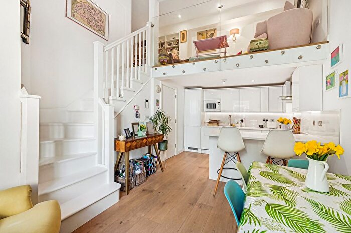 3 Bedroom Flat For Sale In Churton Place, Westminster, SW1V