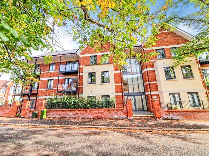 2 Bedroom Apartment For Sale In Linden Road, Bedford, MK40