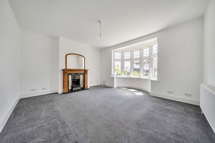 3 Bedroom Detached House To Rent In Grierson Road, London, SE23