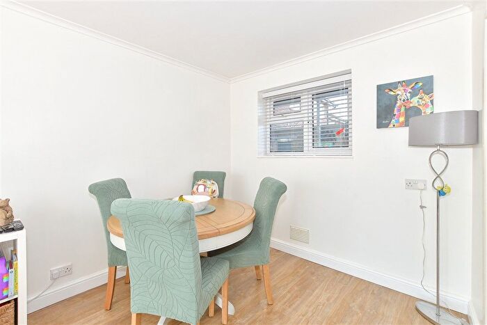 2 Bedroom Maisonette For Sale In Gossops Drive, Gossops Green, Crawley, West Sussex, RH11