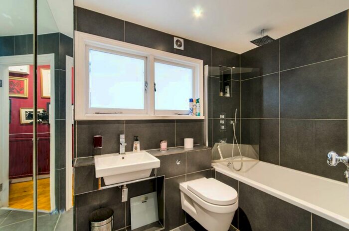 1 Bedroom Flat To Rent In Sandringham Road, Willesden Green, London, NW2