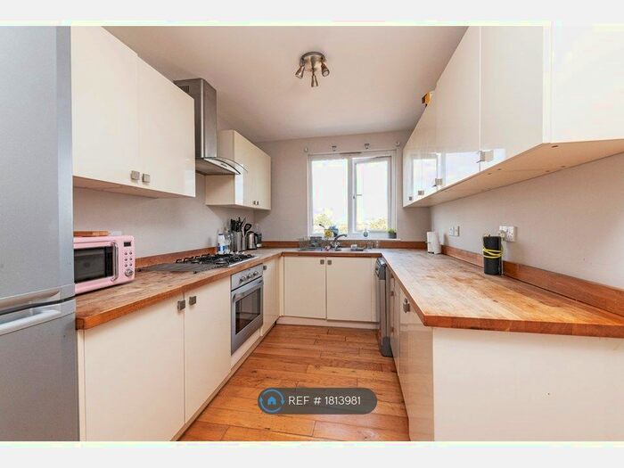 4 Bedroom Flat To Rent In Stockwell Road, London, SW9
