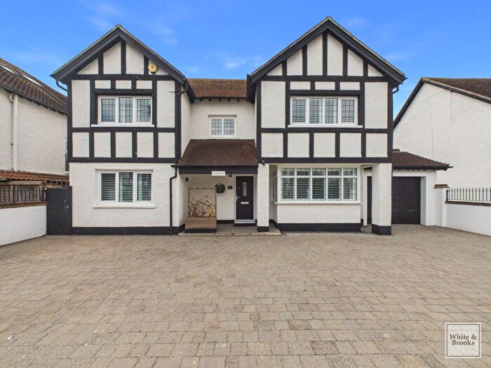 4 Bedroom Detached House For Sale In Marshall Avenue, Bognor Regis, PO21