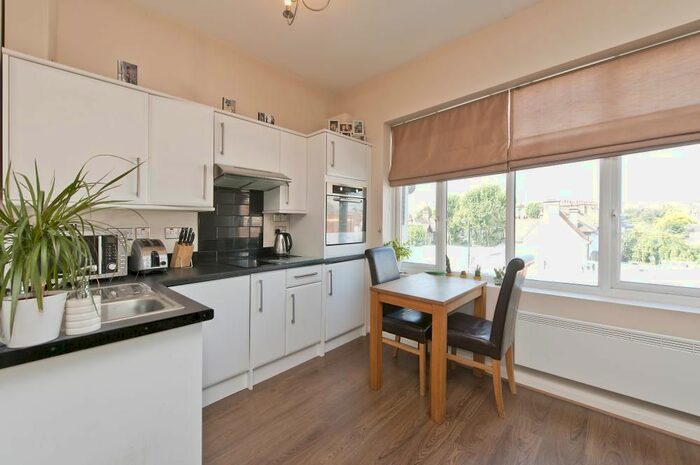 1 Bedroom Flat To Rent In Upper Tooting Road, London, SW17