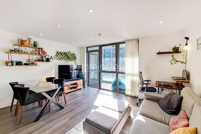 1 Bedroom Flat To Rent In Arlington Avenue, London, N1