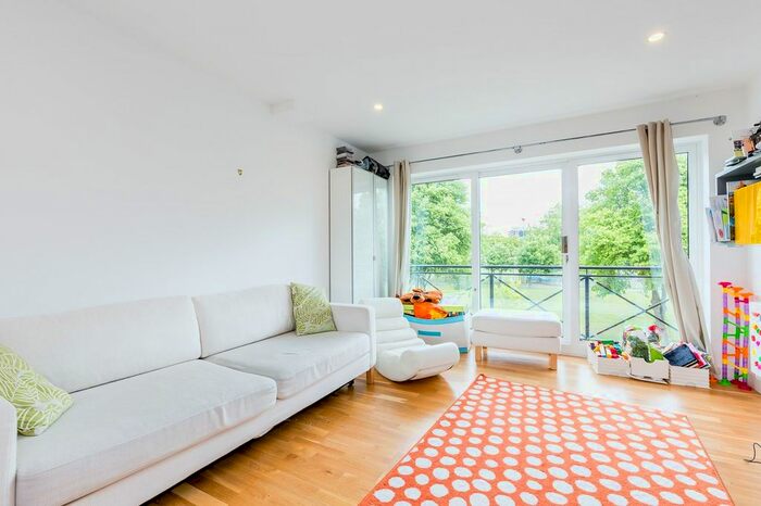 2 Bedroom Flat To Rent In Talacre Road, London, NW5
