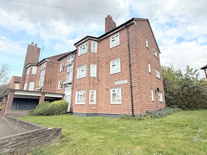 2 Bedroom Flat To Rent In Chingford Lane, Woodford Green, IG8