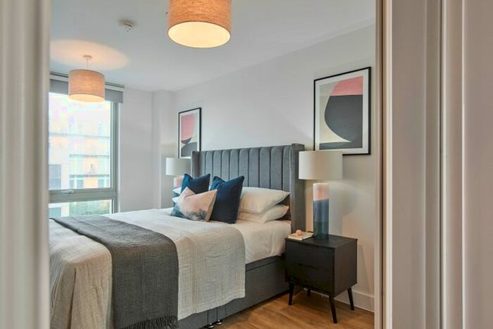 2 Bedroom Flat To Rent In Silbury Boulevard, Milton Keynes MK9