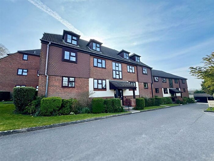 2 Bedroom Flat To Rent In Mansell Close, Bexhill-On-Sea, TN39