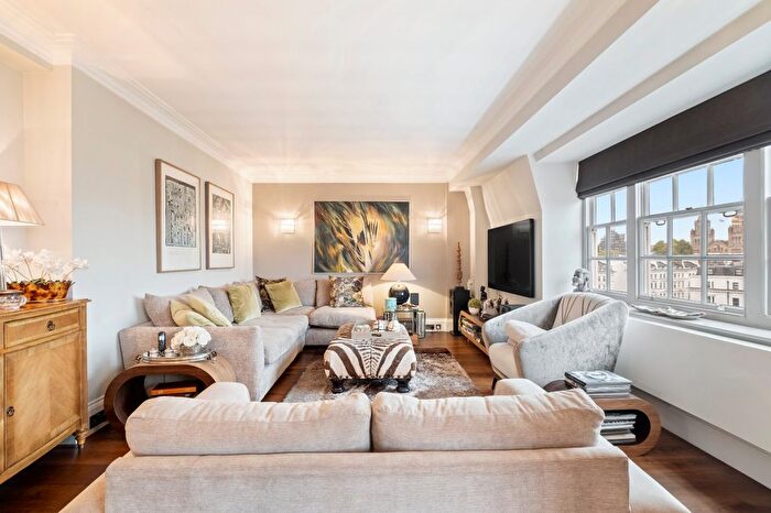 3 Bedroom Flat To Rent In Malvern Court, Onslow Square, SW7