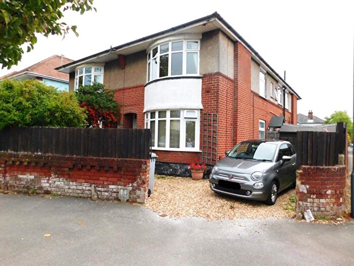 2 Bedroom Flat For Sale In Christchurch Road, Bournemouth, Bournemouth Christchurch Poole, BH7