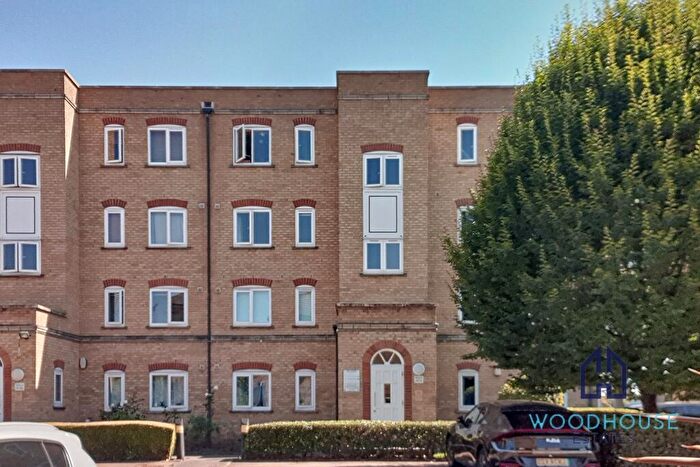1 Bedroom Flat To Rent In Ferguson Close, London, E14