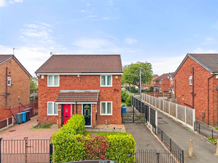 2 Bedroom Semi-Detached House For Sale In Rylance Street, Manchester, M11