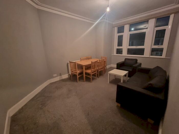 3 Bedroom Flat To Rent In Cherington Road, London, W7