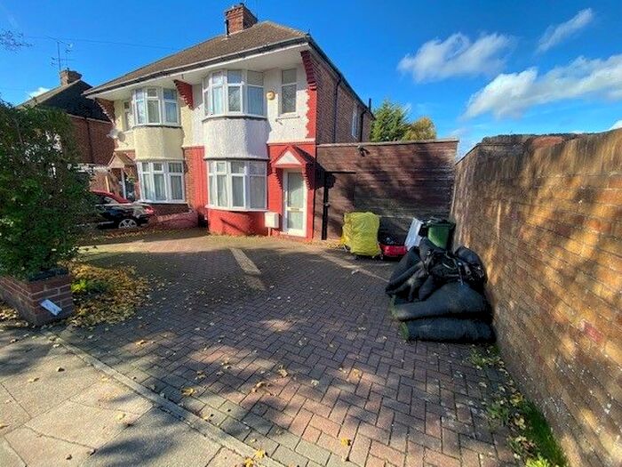 2 Bedroom Semi-Detached House To Rent In Roman Road, Luton, LU4