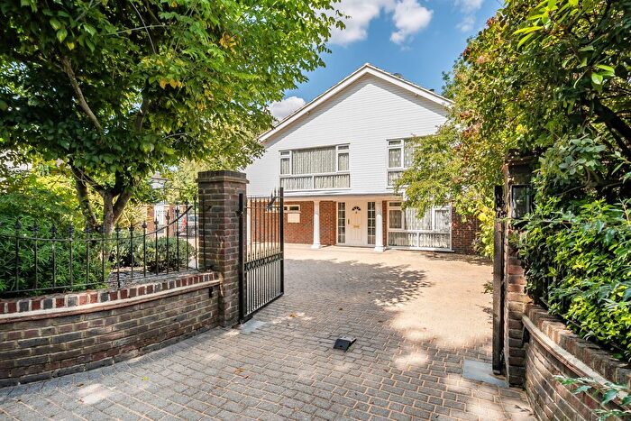 5 Bedroom Detached House For Sale In Worlds End Lane, Orpington, BR6