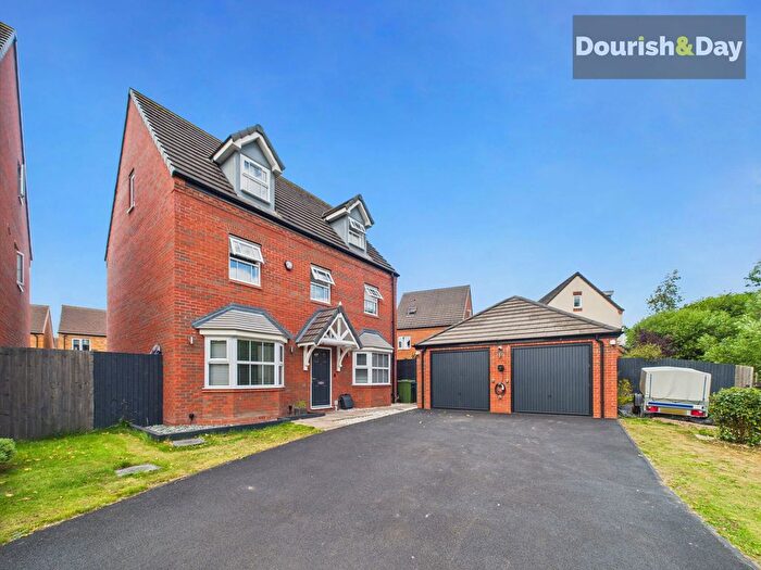 5 Bedroom Detached House For Sale In Whimbrel Park, Stafford, ST16