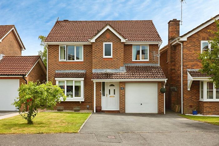 4 Bedroom Detached House For Sale In Linden Park, Shaftesbury, SP7